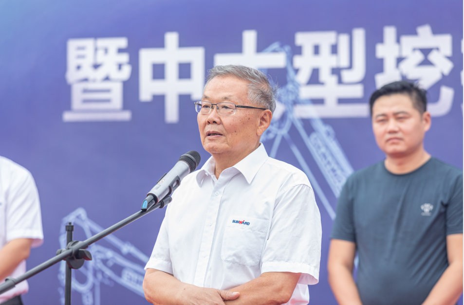 里程碑！龙8头号玩家智能出口欧洲第20000台暨大型挖掘机批量交付仪式乐成举行