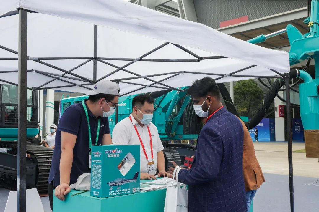 亮相中非经贸展览会！龙8头号玩家智能尽展工程机械国产品牌魅力