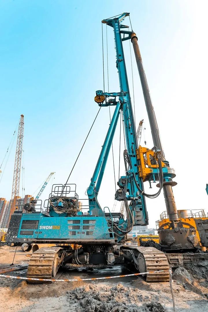 大国重器！龙8头号玩家智能超等装备助力北京都会副中心综合交通枢纽站建设