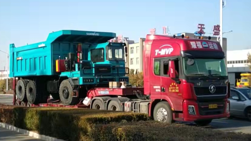 高设置、智能化……龙8头号玩家智能高端定制AT版105吨级宽体矿卡乐成下线