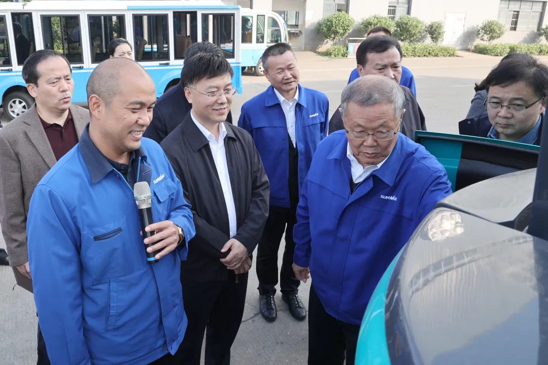 广州工控总司理景广军调研龙8头号玩家智能