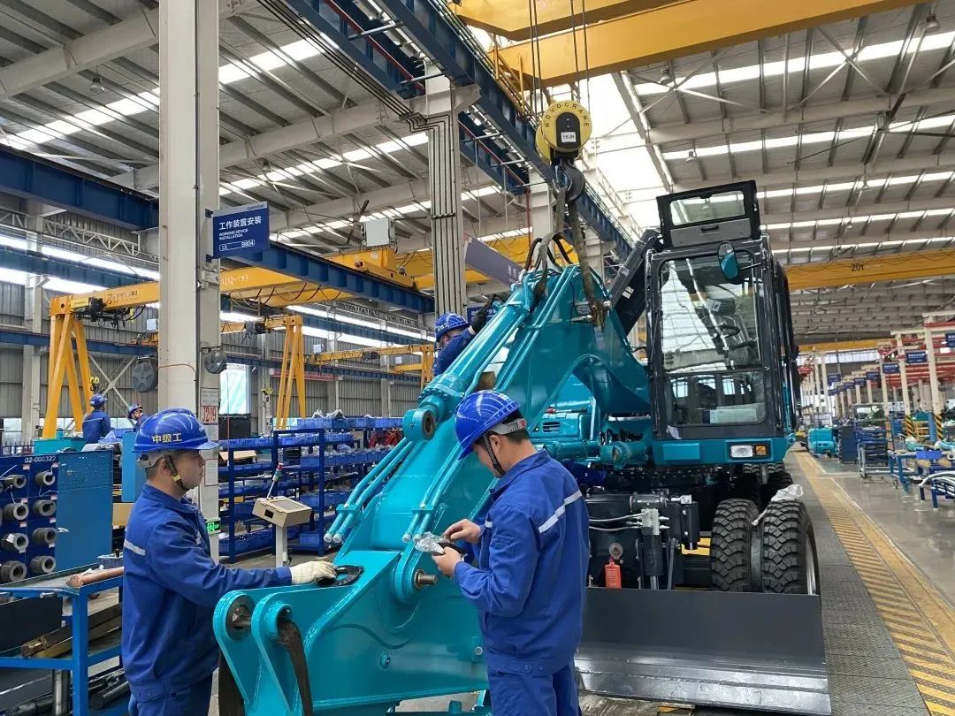 《湖南教育》：探索18年，，，，，，，龙8头号玩家智能找到校企相助共赢的谜底