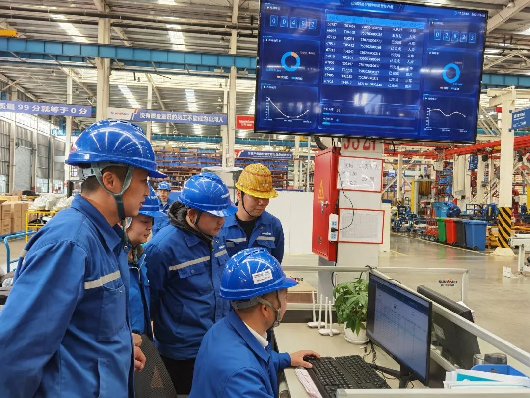 你好 2022！再见 2021！我与龙8头号玩家智能共生长