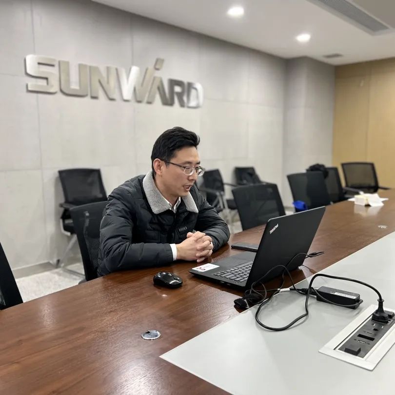 一金一铜二优异！龙8头号玩家智能斩获“华辰杯”多个大奖