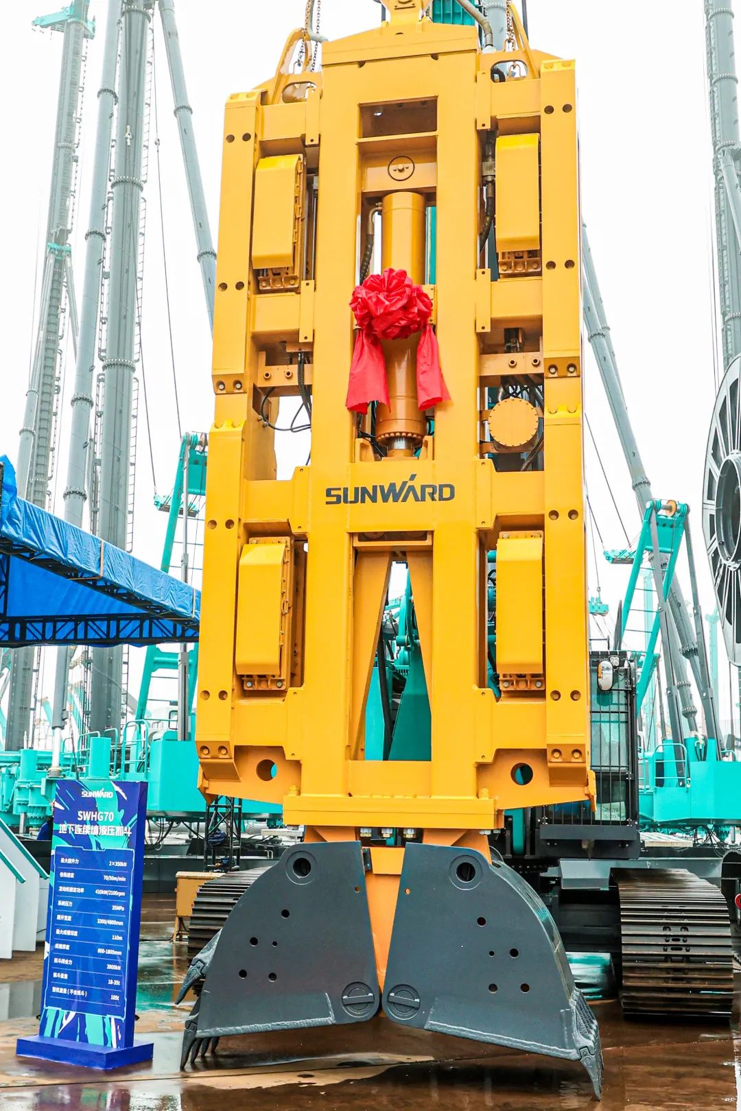 打造“明星产品”！龙8头号玩家智能地下一连墙液压抓斗乐成宣布