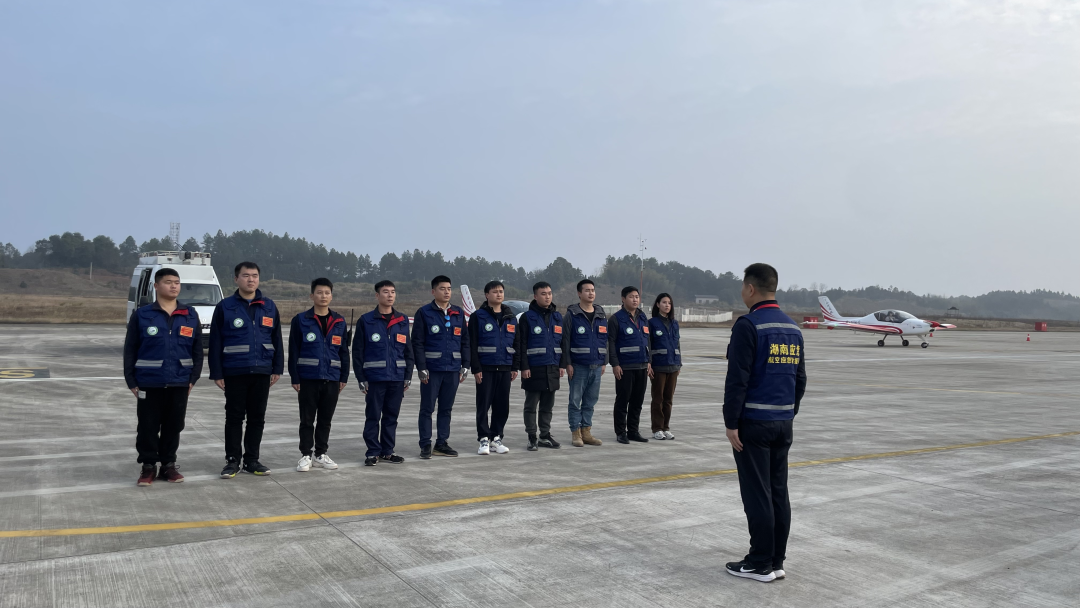 强力出击！龙8头号玩家阿若拉飞机正式肩负湖南省森林防灭火巡查使命