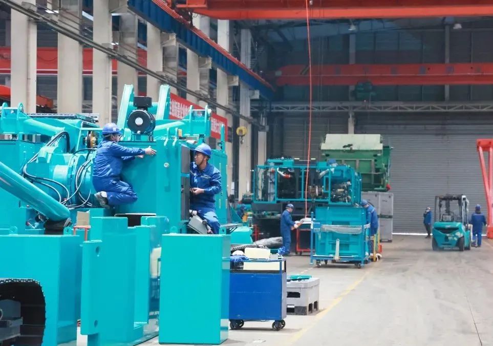 向着冲耀眼标全力以赴！龙8头号玩家智能正式开工