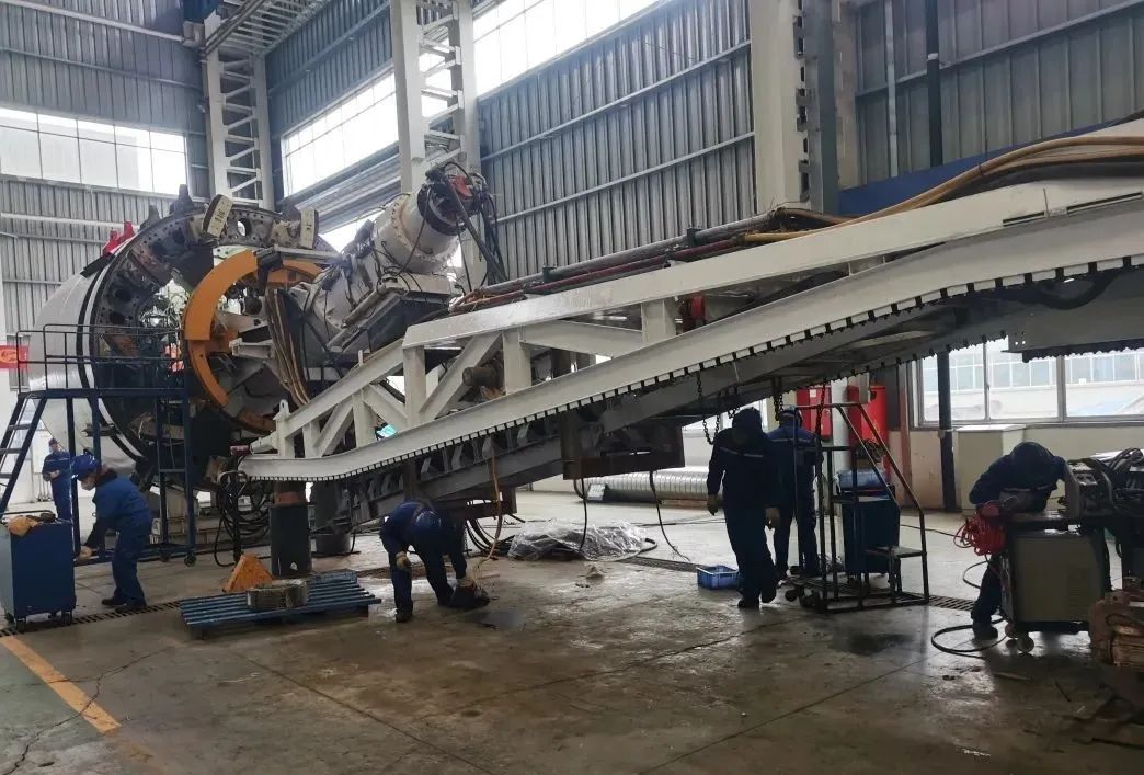 直击生产一线！中铁龙8头号玩家复工复产忙