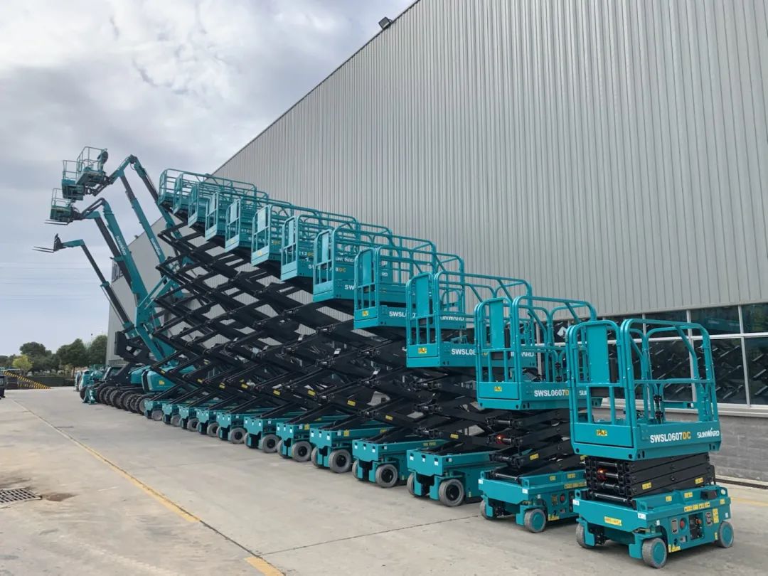 创下单日最高发货量纪录！龙8头号玩家高机装备集中发货