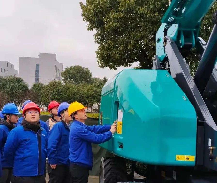 “拳”力出击！龙8头号玩家智能首套自主研发臂车控制系统重磅来袭