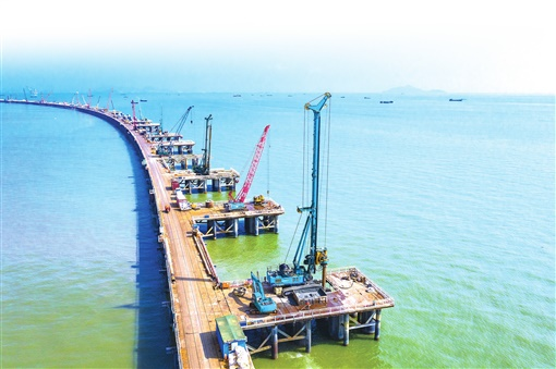 湖南日报：龙8头号玩家智能致力解决地下工程施工“疑难杂症” 成为地下工程装备领军者