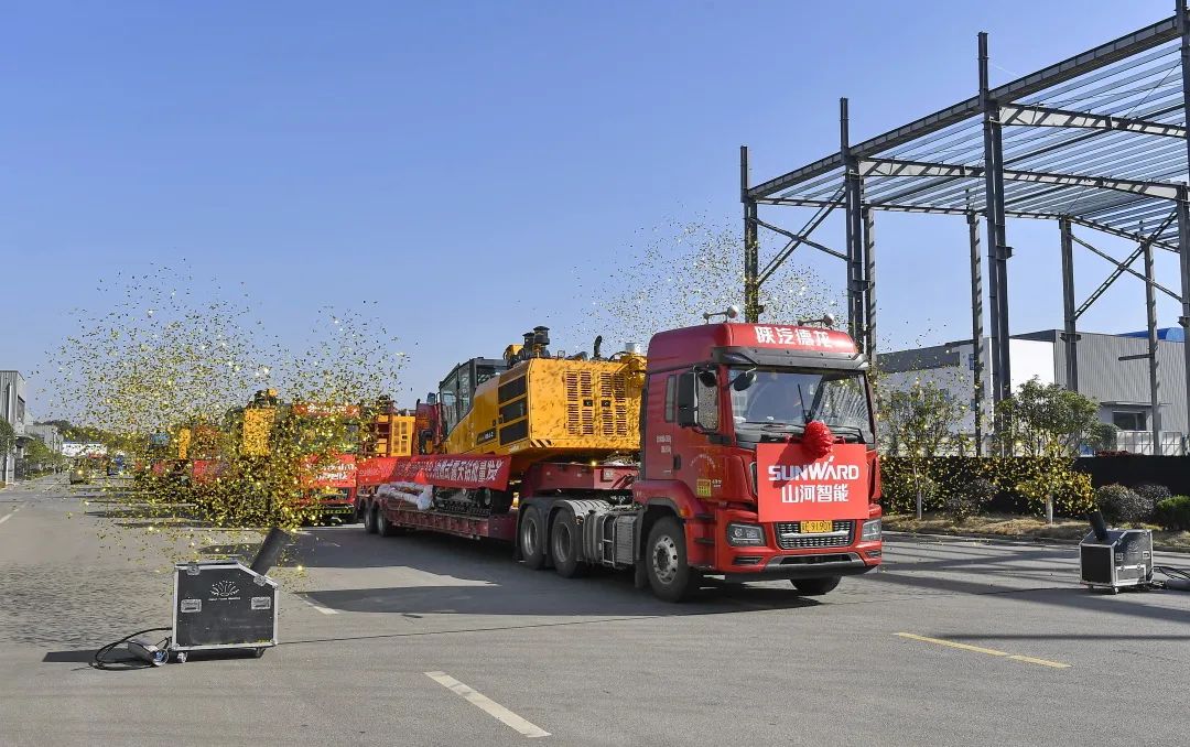 又一款差别化定制产品获认可！龙8头号玩家智能SWDH89J内燃式露天钻批量发货