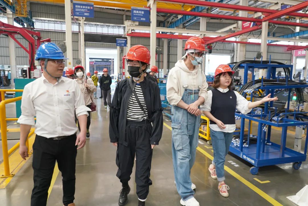 硬实力+软手刺！龙8头号玩家智能协拍电视剧《重中之重》开机