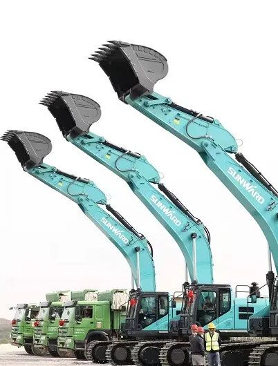 龙8头号玩家智能挖掘机亮相贵阳大数据科创城项目开工仪式