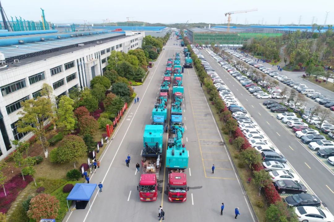 征战全球市。。。。。。。×8头号玩家智能凿岩装备批量发货