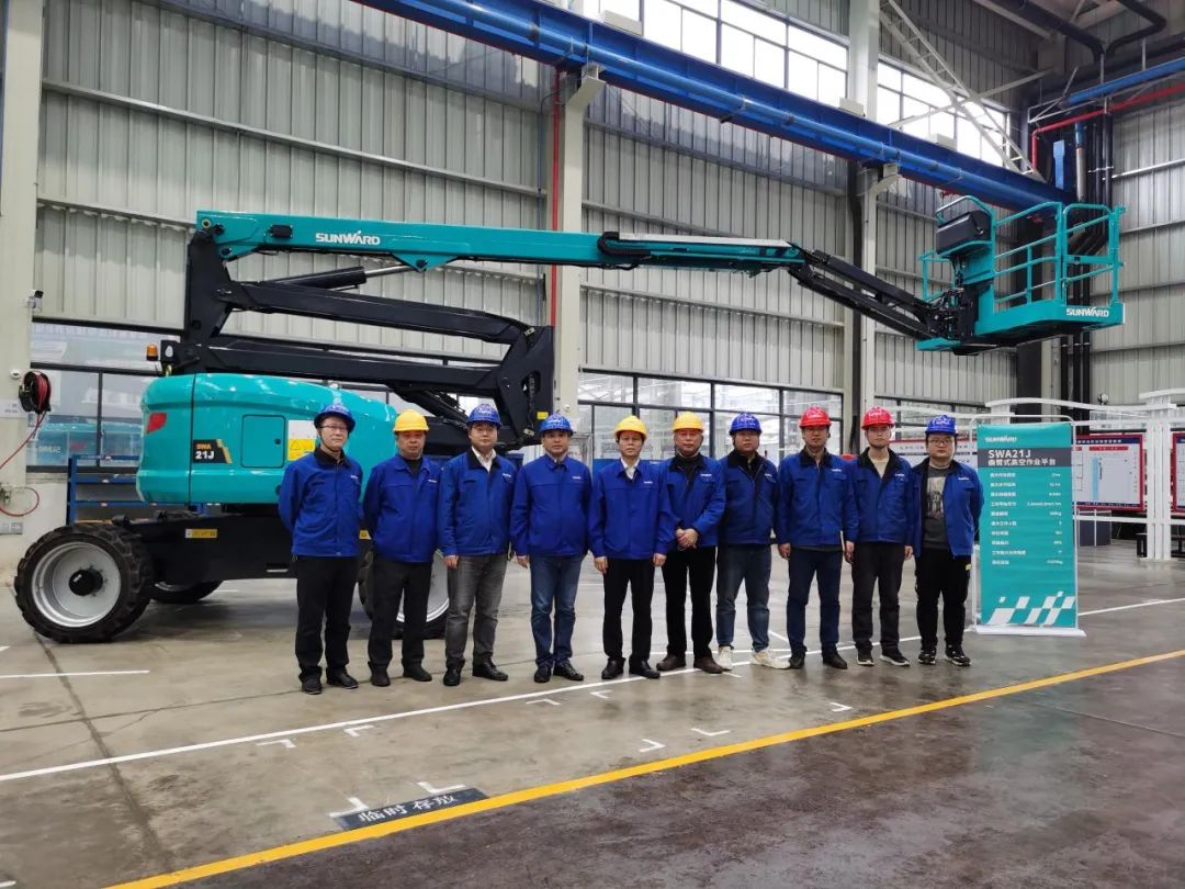 行业同级别产品之最！龙8头号玩家智能又一款曲臂式高空作业平台乐成下线