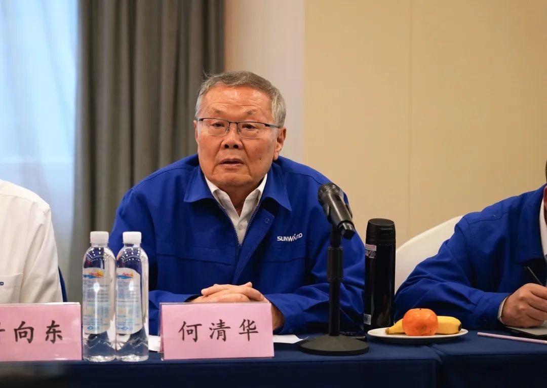 抱团出海，，，，，，携手共赢！何清华带队赴湖南异地商会联合会造访交流