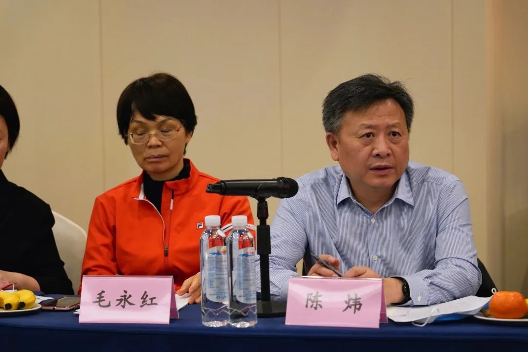 抱团出海，，，，，，携手共赢！何清华带队赴湖南异地商会联合会造访交流