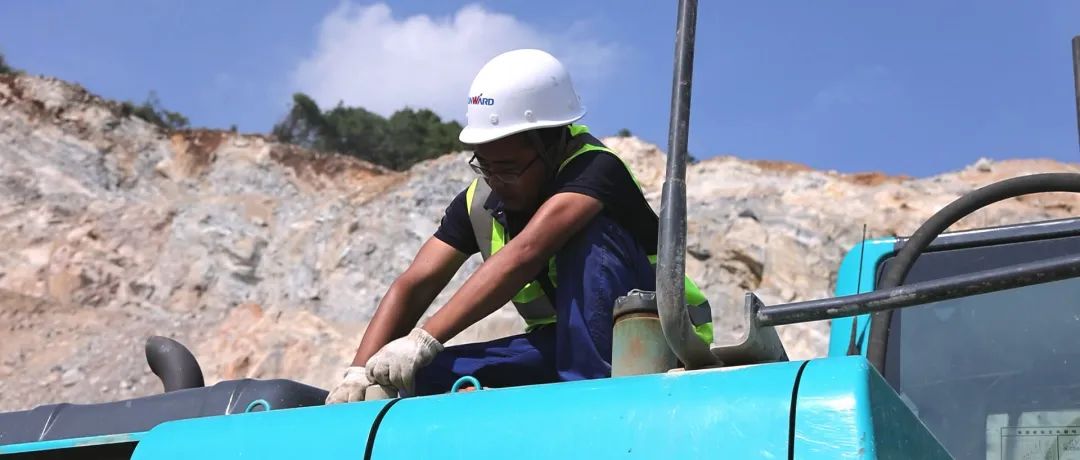 3650天、3000余条工单……90后“张师傅”用十年轻春诠释龙8头号玩家匠心