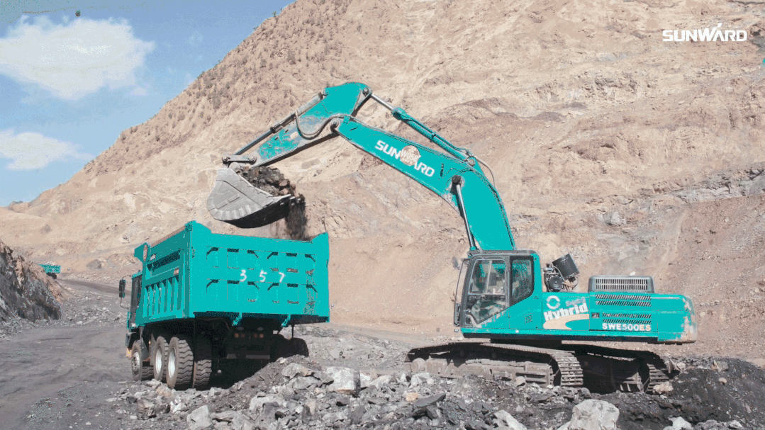 图集 | “龙8头号玩家绿”满矿山！龙8头号玩家智能矿山成套装备实力“亮剑”