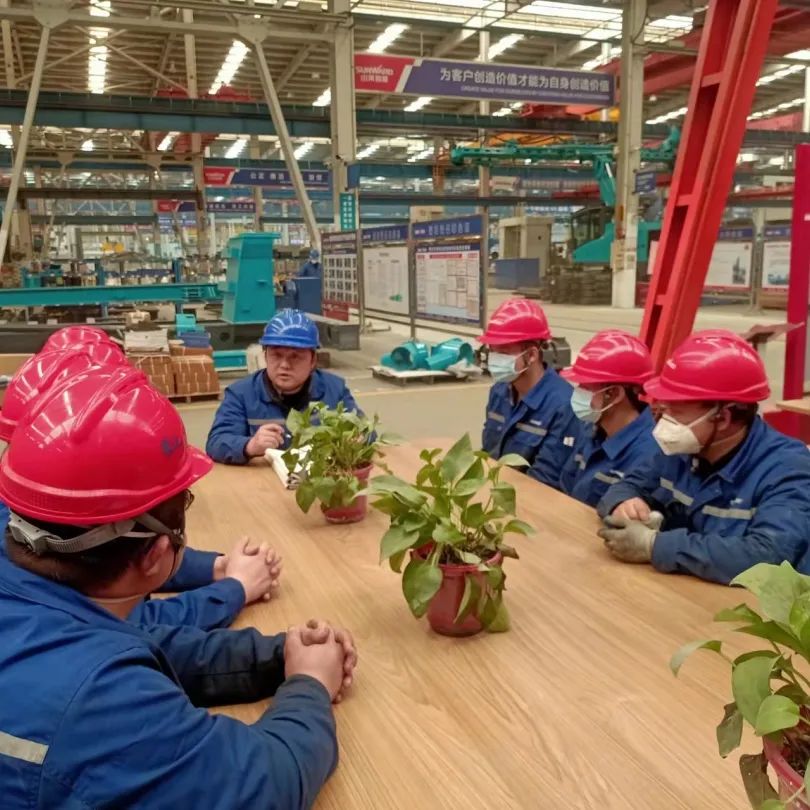 将斗争举行究竟！致敬龙8头号玩家劳动者