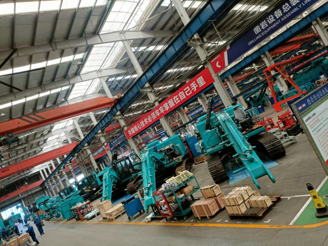 将斗争举行究竟！致敬龙8头号玩家劳动者