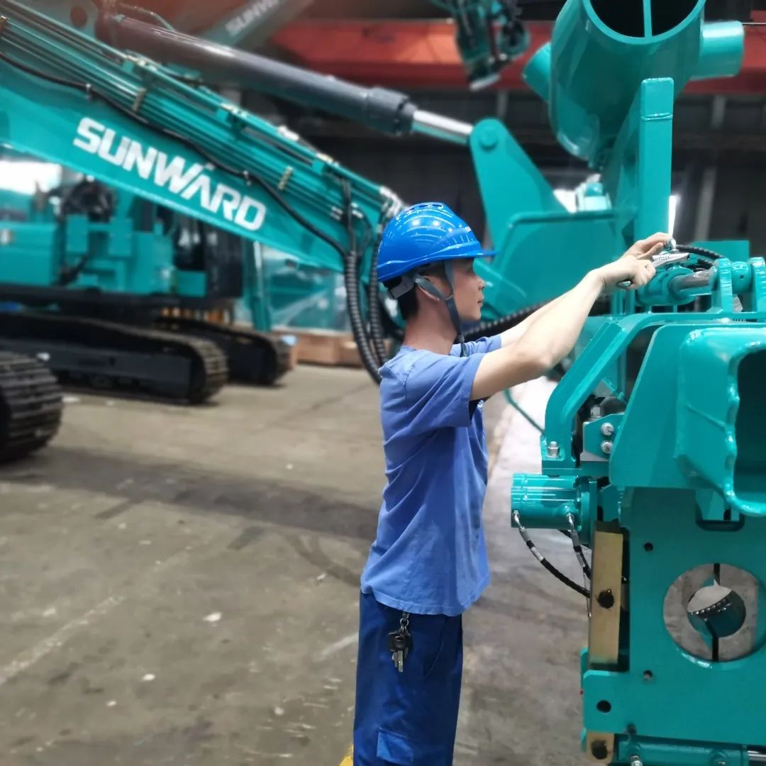 将斗争举行究竟！致敬龙8头号玩家劳动者