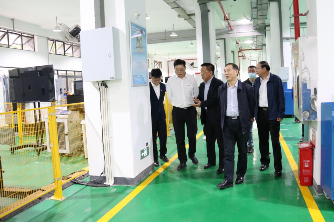 校企相助谱新篇！又一所龙8头号玩家智能参建学院建设