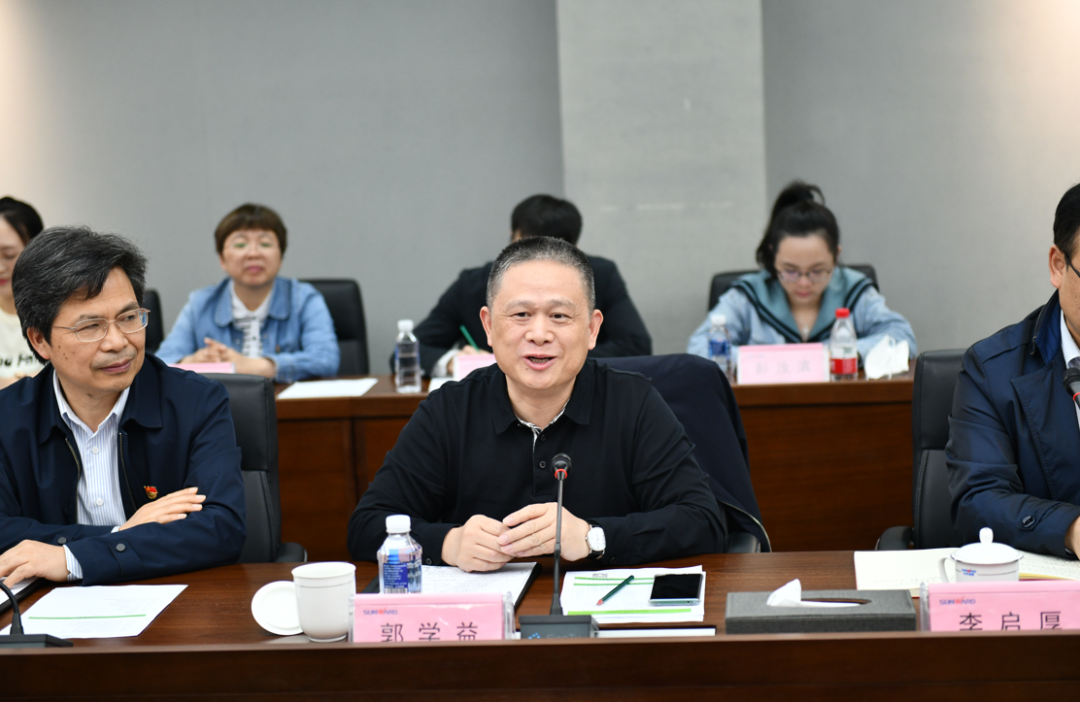 中南大学副校长郭学益率科学研究部一行调研龙8头号玩家智能