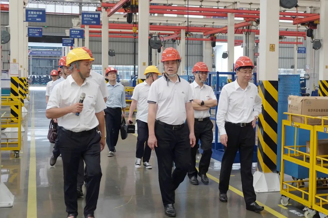 广州工控集团副总司理李绍康调研龙8头号玩家智能