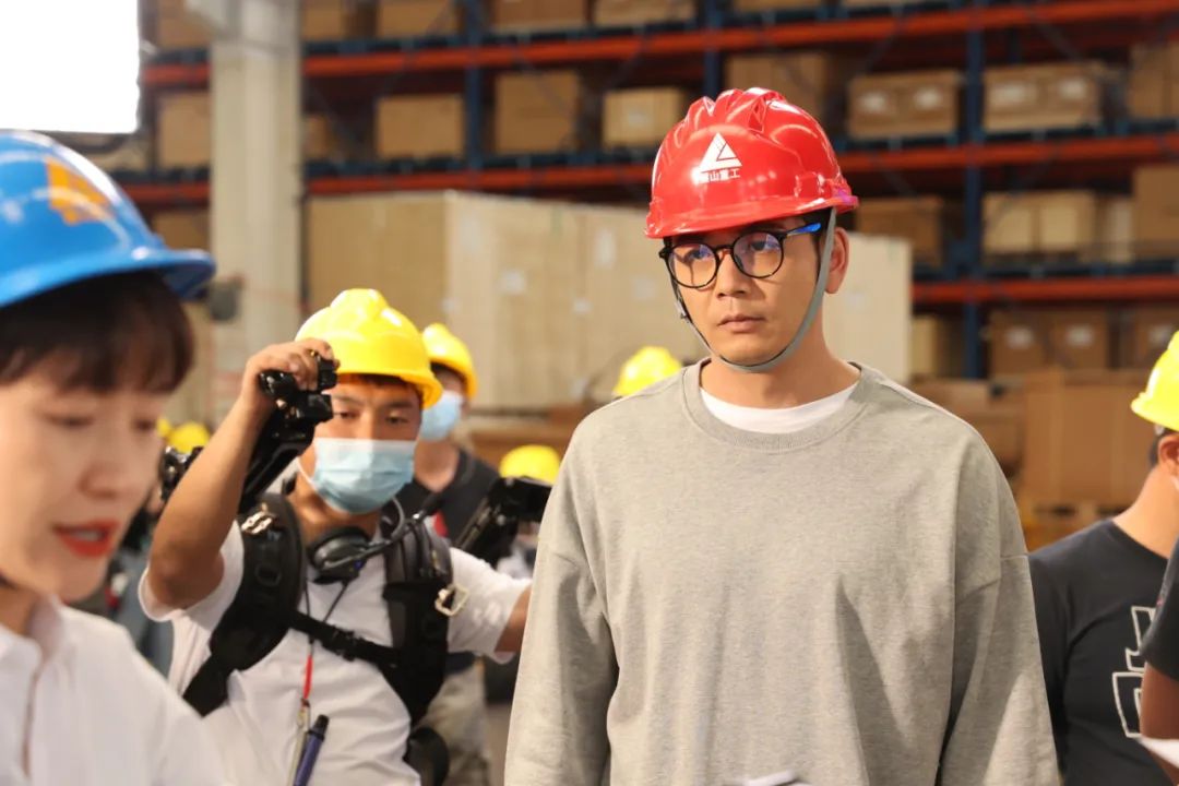 图集 | 坐等开播！龙8头号玩家智能协拍电视剧《重中之重》杀青