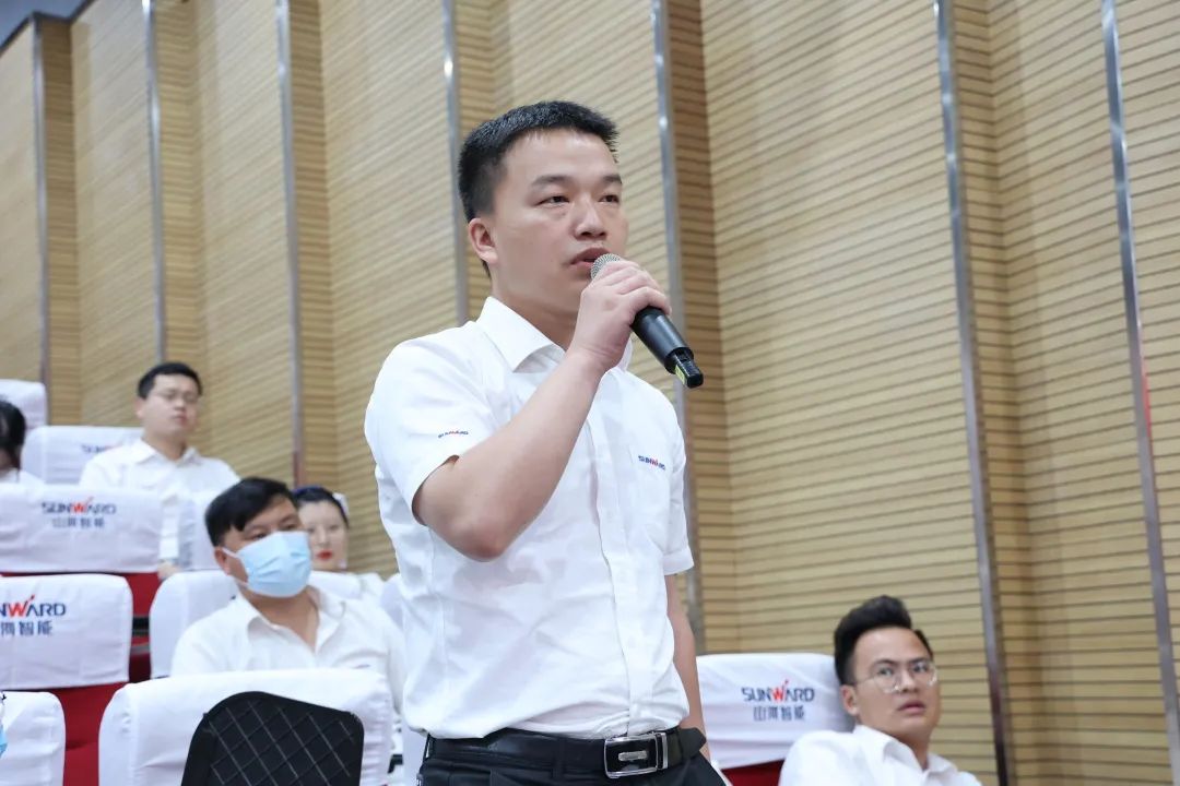 立异引领，，，，，智造未来！“2022院士专家长沙行”高端装备高质量生长钻研会盛大举行