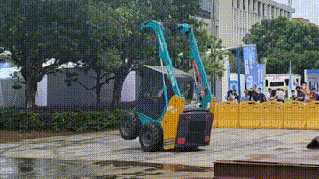 “太绝了！”龙8头号玩家智能代表长沙精彩亮相湖南省第一届职业手艺大赛特技绝活展演