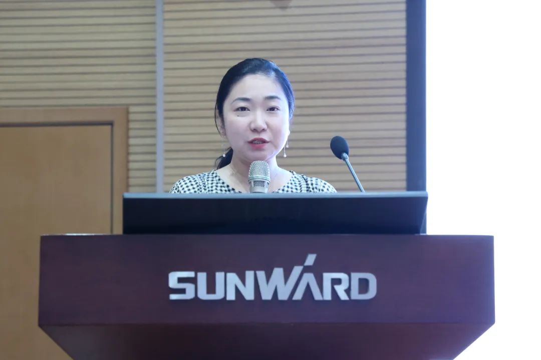 缤纷“暑”假，，，，，，，不负所“托”！龙8头号玩家智能职工子女暑期托管班结业啦