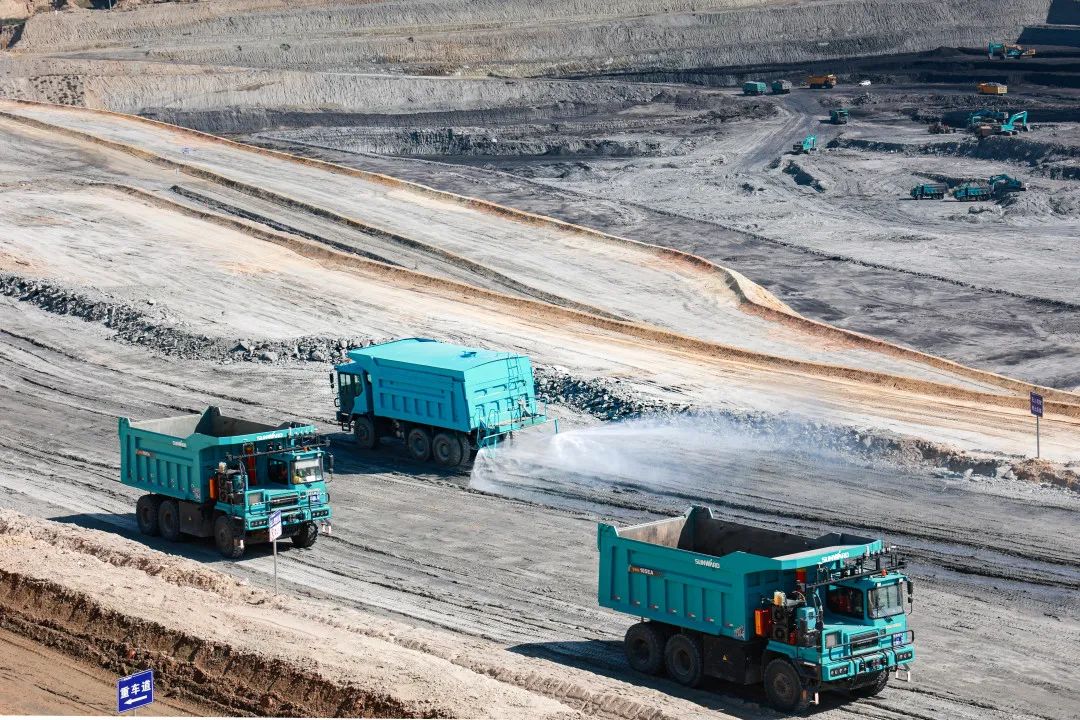 龙8头号玩家智能绿色智能装备助力鄂尔多斯腾远煤矿打造树模矿山