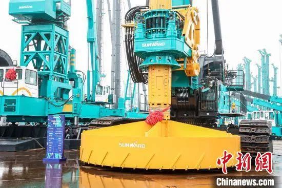 中新社 | 龙8头号玩家智能：国际化“加速跑” 系统化推动自主立异