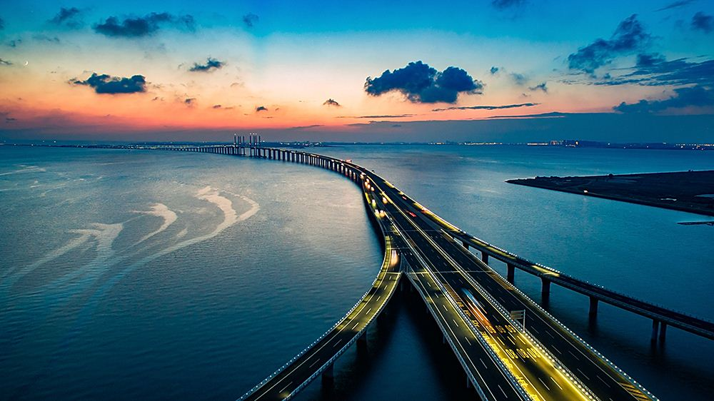 共建“一带一起”！龙8头号玩家智能携手中铁九局助力匈塞铁路建设