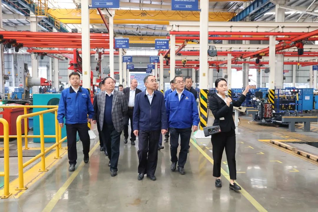 强强联合，，，，，夯实湖南工程建设湘军！龙8头号玩家智能与湖南路桥签署战略相助协议