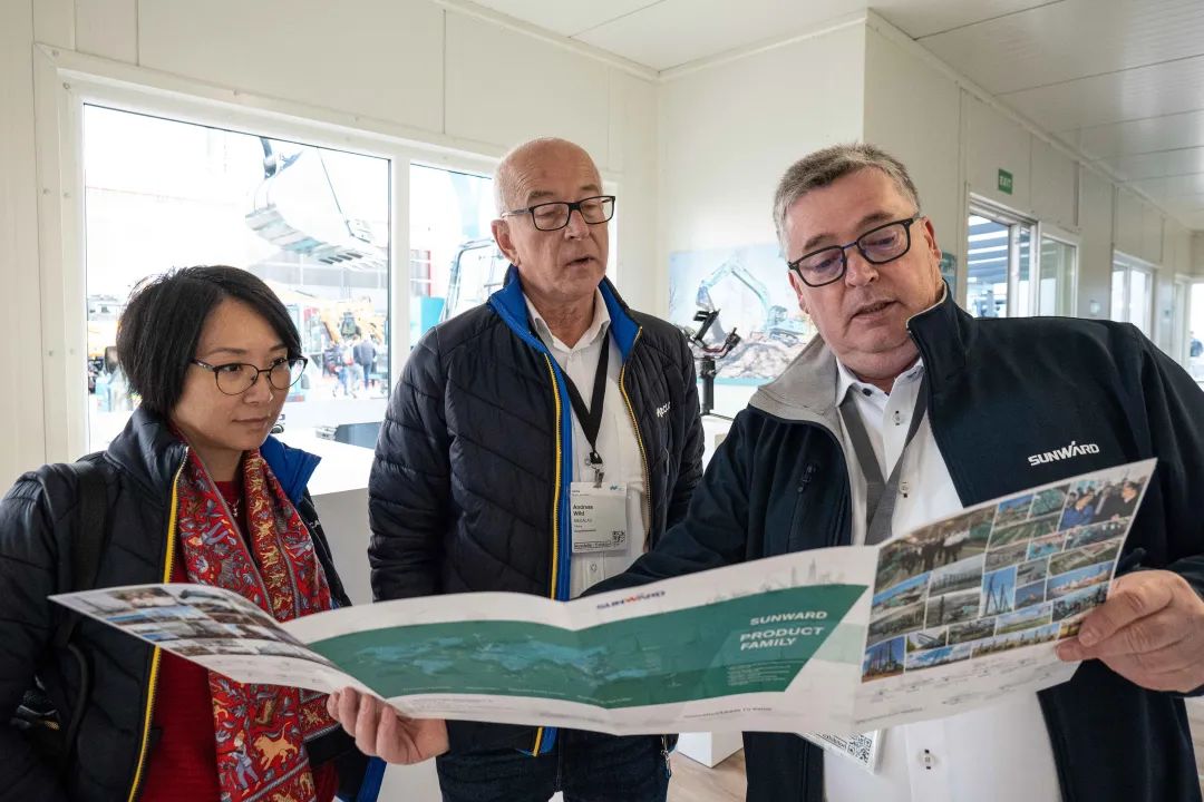 Bauma 2022 | 一组火热现场图带您重温龙8头号玩家智能德国宝马展之旅