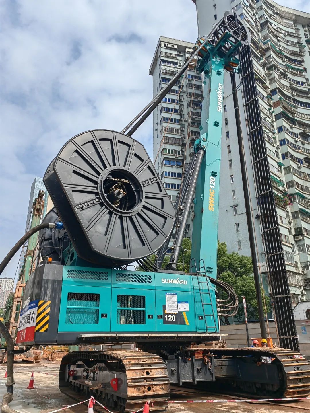 首战创佳绩！龙8头号玩家智能双轮铣槽机助建长沙地铁7号线