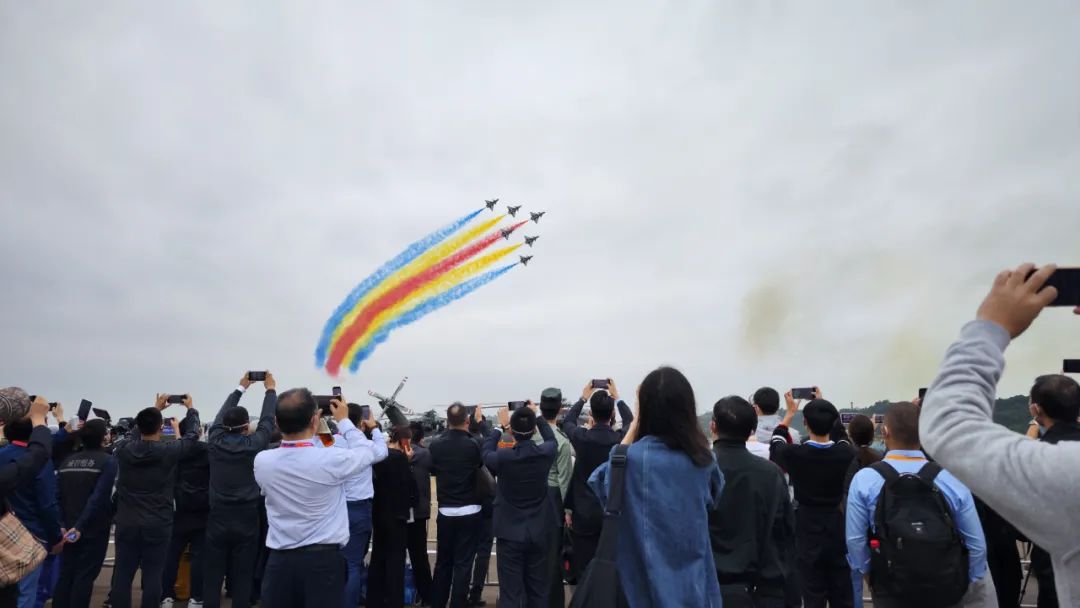 关注！龙8头号玩家科技携多款产品亮相第十四届珠海航展