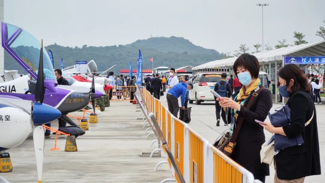 关注！龙8头号玩家科技携多款产品亮相第十四届珠海航展