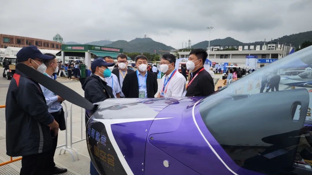 关注！龙8头号玩家科技携多款产品亮相第十四届珠海航展