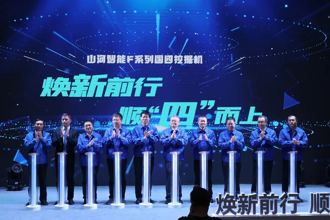 助力“双碳”目的！龙8头号玩家智能集中宣布F系列国四挖掘机