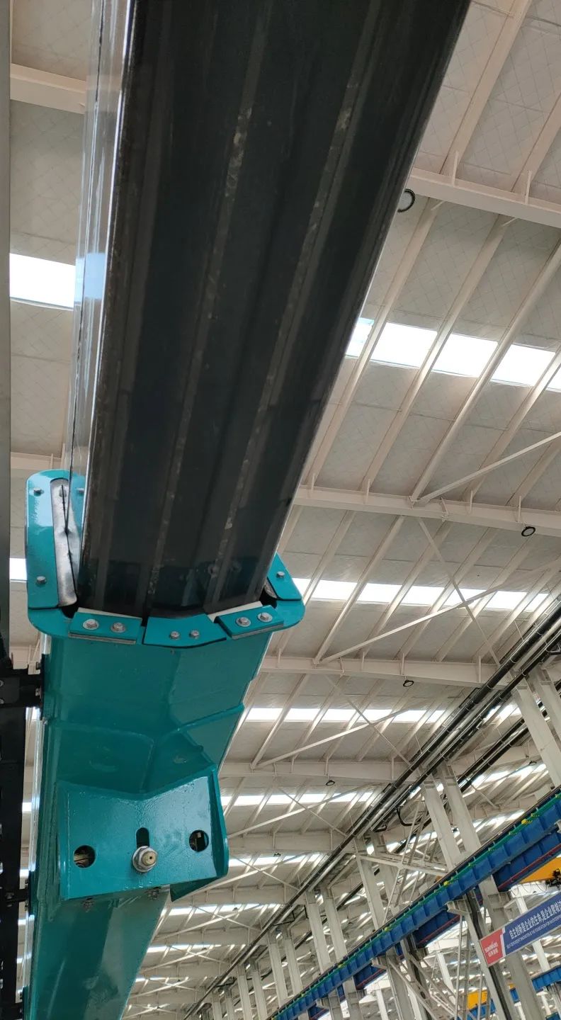 无需扩桥！龙8头号玩家智能国四款32米直臂式高空作业平台乐成下线