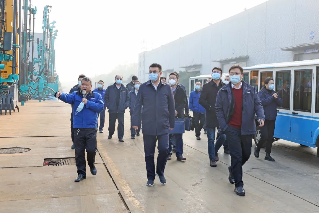 共商相助！中国铁建大桥局到访龙8头号玩家智能