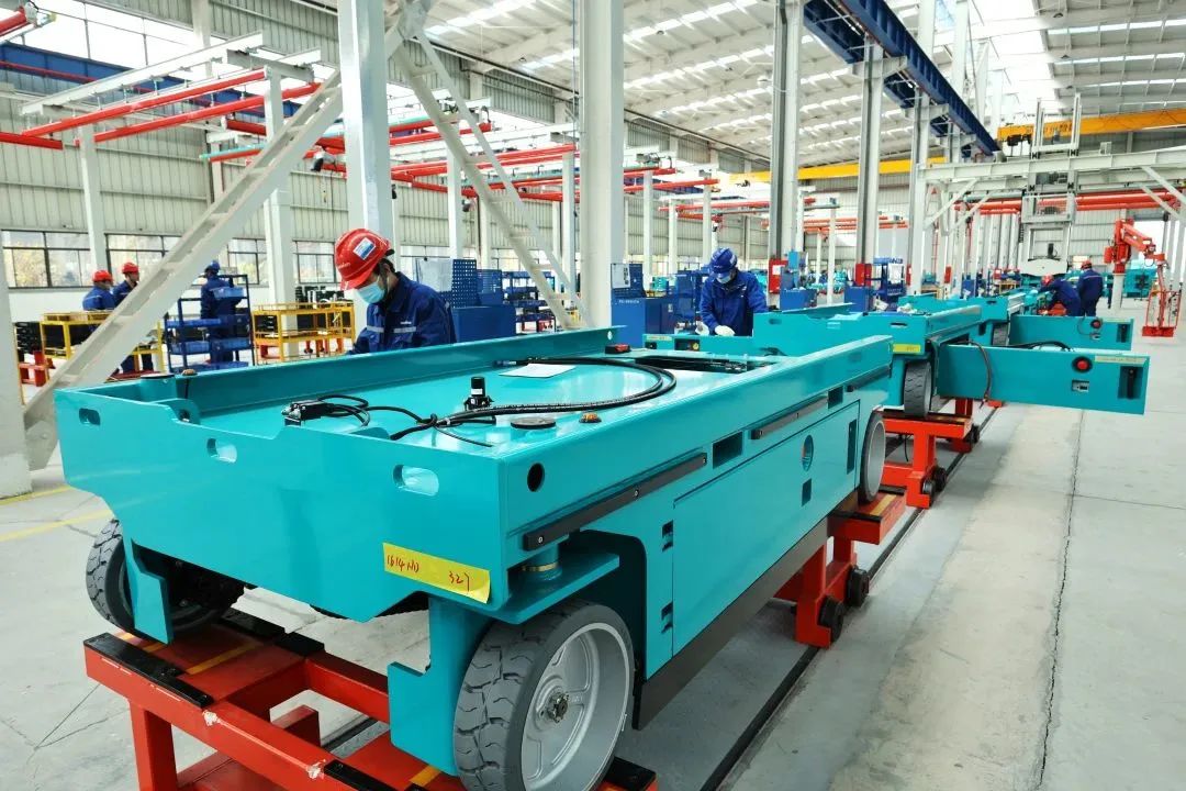 莫道君行早，，，，，更有早行人！龙8头号玩家智能癸卯兔年开工大吉