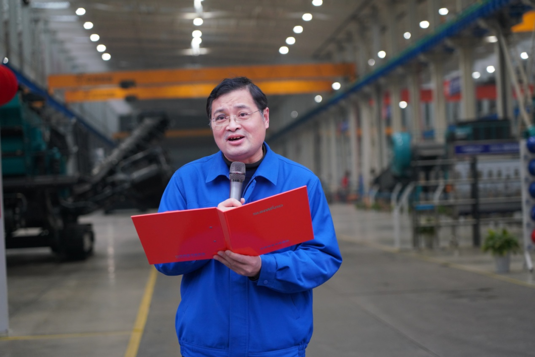 “持证上岗，，，，，成为破碎筛分装备的好管家！”