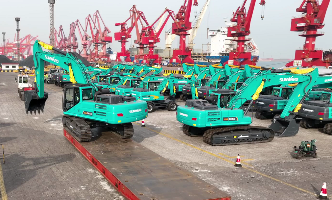 亿元装备“包船”出海！龙8头号玩家智能国际市场迎来开门红