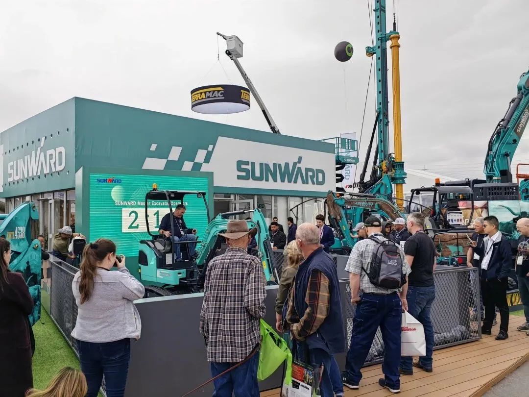 拉展直播 | “狂飙”美国！龙8头号玩家智能向天下展示中国制造硬实力